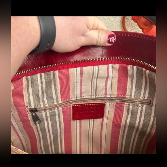 Brand New in box. Red Floto purse, multiple pockets, comes with cross body strap - Picture 3 of 5